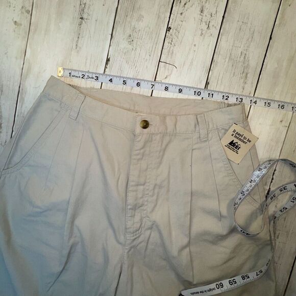 Vintage REI 'Mountain' High Waisted Pleated Hiking Shorts Womens Size 10 NWT - Picture 2 of 5